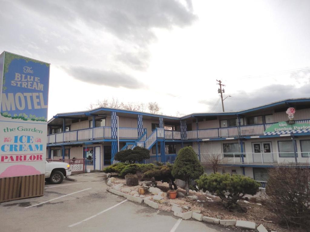 Blue Stream Motel Vernon Exterior foto